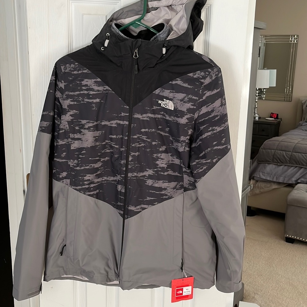 North Face interchangeable Coat Size L NWT